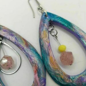 Σκουλαρίκια boho ζωγραφισμένα στο χέρι με υγρό γυαλί και ημιπολύτιμες χάντρες ροζ χαλαζία - colorful pastel - γυαλί, ζωγραφισμένα στο χέρι, χάντρες, boho, κρεμαστά - 3