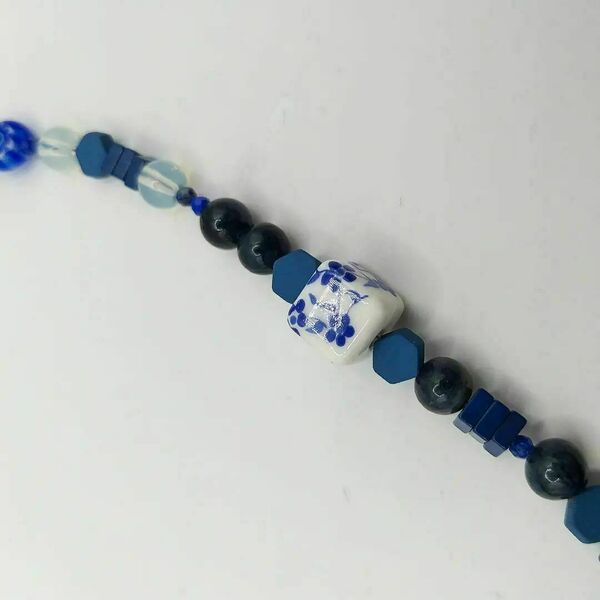 Κολιέ boho με ημιπολύτιμες χάντρες και κρεμαστό στοιχείο από υγρό γυαλί - navy blue - ημιπολύτιμες πέτρες, γυαλί, φεγγαρόπετρα, αιματίτης, boho - 4