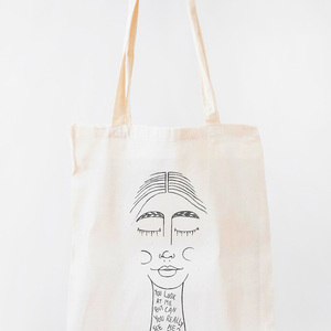 Εκρού υφασμάτινη τσάντα ( 37cmX41cm) ζωγραφισμένη στο χέρι - ύφασμα, ώμου, all day, tote, πάνινες τσάντες