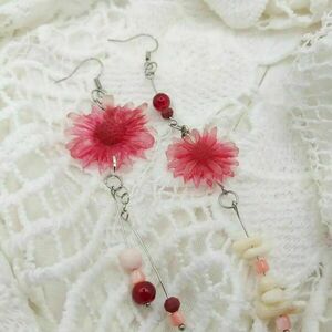 Σκουλαρίκια boho από υγρό γυαλί σε σχήμα λουλούδι με ημιπολύτιμες χάντρες - κόκκινο - γυαλί, χάντρες, ατσάλι, boho, κρεμαστά, ανοιξιάτικα λουλούδια - 5