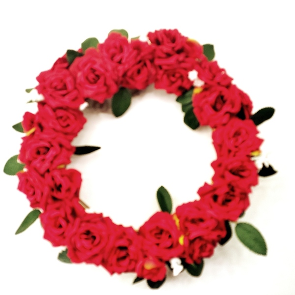 Στεφάνι λυγαριάς 25εκΧ 25εκ με υφασμάτινα κόκκινα τριαντάφυλλα - στεφάνια