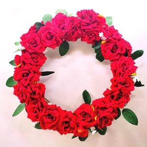 Στεφάνι λυγαριάς 25εκΧ 25εκ με υφασμάτινα κόκκινα τριαντάφυλλα - στεφάνια - 4
