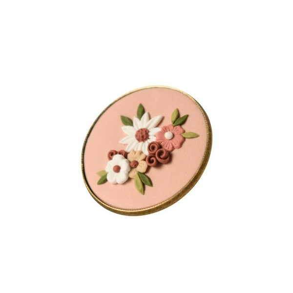 Χειροποίητη στρογγυλή μπρούτζινη καρφίτσα με λουλούδια (μπρούτζος, πηλός) (3cm) - vintage, πηλός, λουλούδι, μικρά, μπρούντζος