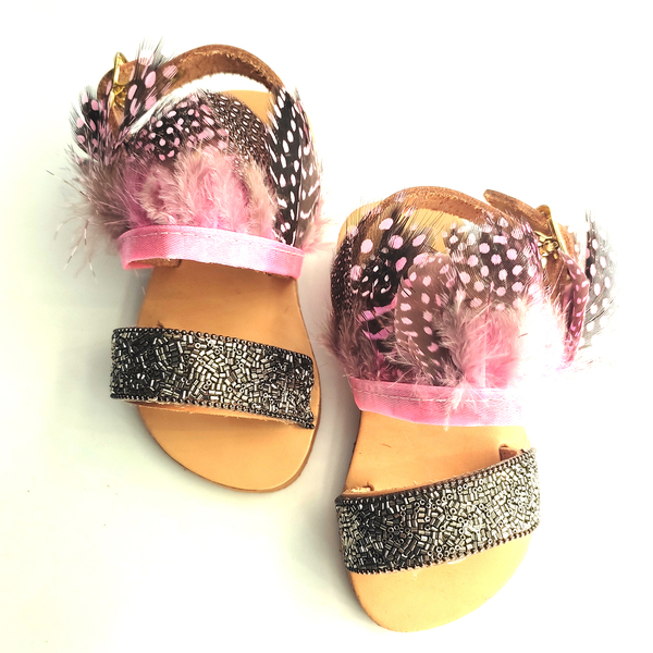 Δερμάτινα σανδάλια για κορίτσια με φτερά και πέτρες/ Χειροποίητα σανδάλια με ροζ και μαύρα χρώματα - σανδάλι, πέδιλα, σανδάλια - 3