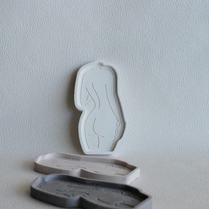Διακοσμητικός Δίσκος από τσιμέντο Λευκό με Σχέδιο Γυναικείο Σώμα 15.5cm | Concrete Decor - τσιμέντο, πιατάκια & δίσκοι - 2