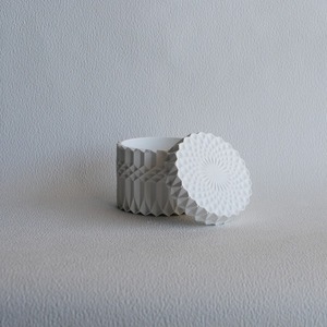 Ανάγλυφο Βάζο με καπάκι από τσιμέντο λευκό 8.5cm | Concrete Decor - βάζα & μπολ, μπολ, τσιμέντο, κασπώ - 2