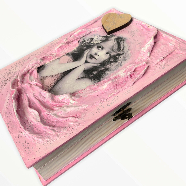 Ξύλινο κουτί αποθήκευσης-βιβλίο με vintage θέμα "Κορίτσι" - Διαστάσεις: 25*19*5 εκ. - vintage, κορίτσι, δώρο, οργάνωση & αποθήκευση - 3