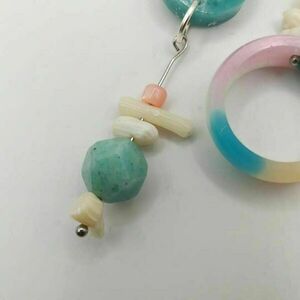 Σκουλαρίκια boho από υγρό γυαλί και ημιπολύτιμες χάντρες - multicolor - κοράλλι, γυαλί, κοχύλι, χάντρες, boho, κρεμαστά - 4