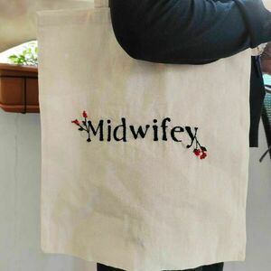 Πάνινη κεντημένη τσάντα "Midwifey" - μέγεθος 42x38cm - ύφασμα, ώμου, all day, tote, πάνινες τσάντες - 2