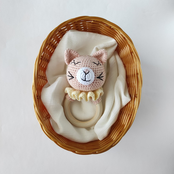 Πλεκτή κουδουνίστρα ροζ γάτα - ύψος 14 εκ - δώρο, γάτα, λούτρινα, κουδουνίστρα, μασητικά μωρού - 2