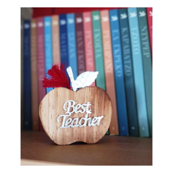 Ξύλινο μήλο διακοσμητικό δώρο για τη δασκάλα κόκκινη φούντα & plexiglass best teacher 8×7,5×2cm - ξύλο, πρωτότυπα δώρα, δώρα για δασκάλες - 2