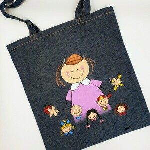 Υφασμάτινη τζην τσάντα ζωγραφισμένη στο χέρι"δασκάλα με παιδιά" - ύφασμα, ώμου, δώρα για δασκάλες, tote, πάνινες τσάντες - 2