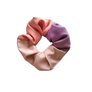Χειροποιητο υφασμάτινο λαστιχάκι μαλλιών scrunchie κοκαλάκι σατέν patchwork με τρία χρώματα ροζ κοραλι μωβ medium size 1τμχ - ύφασμα, δώρα για γυναίκες, headbands