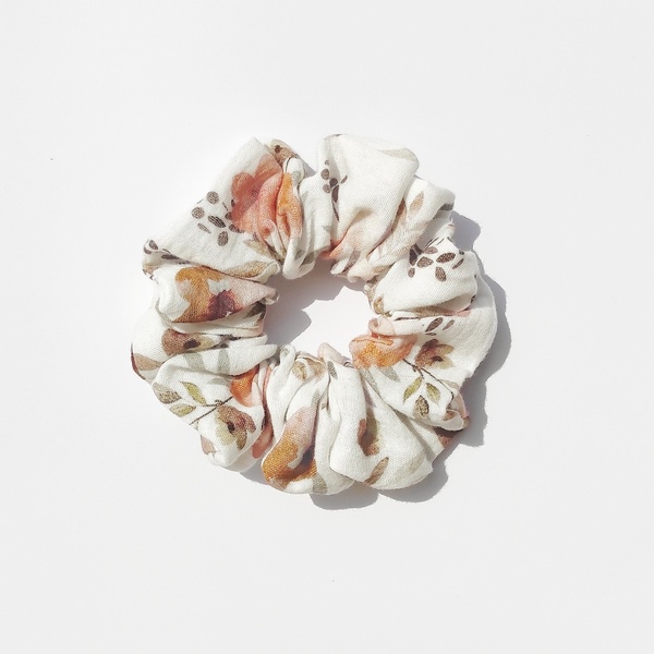 Χειροποίητο floral scrunchie από βαμβακερή μουσελίνα - ύφασμα, λαστιχάκια μαλλιών, 100% βαμβακερό