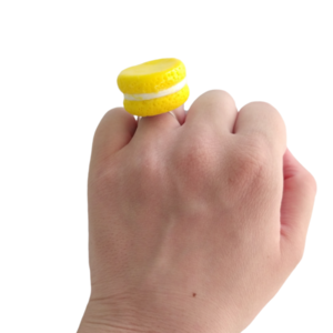 Δαχτυλίδι macaron κίτρινο με πολυμερικό πηλό / μεγάλο / μεταλλική βάση / αυξομειούμενο / Twice Treasured - πηλός, cute, γλυκά, αυξομειούμενα, kawaii - 3