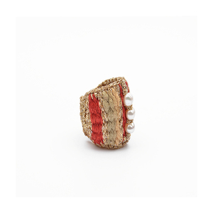 ATHINA MAILI - Φαρδύ υφαντό γυναικείο δαχτυλίδι με μαργαριτάρια γλυκού νερού νήματα σε κόκκινο μπεζ χρυσό χειροποίητο - μαργαριτάρι, υφαντά, boho, μεγάλα - 4