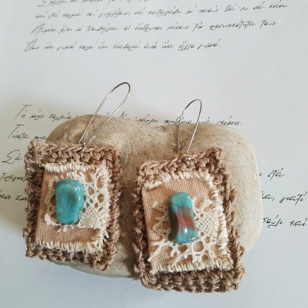 Σκουλαρίκια πλεκτά crochet καφέ με γαλάζια πέτρα - ημιπολύτιμες πέτρες, νήμα, boho, κρεμαστά, πλεκτά - 3