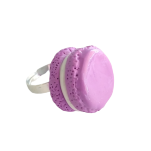 Δαχτυλίδι macaron λιλά με πολυμερικό πηλό / μεγάλο / μεταλλική βάση / αυξομειούμενο / Twice Treasured - πηλός, cute, γλυκά, αυξομειούμενα