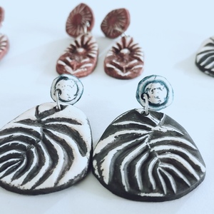 "The Summer Earrings" Handmade Embossed Dangle Earrings in the Shape of a Palm (5.0cm Height) - πηλός, boho, κρεμαστά, μεγάλα - 5