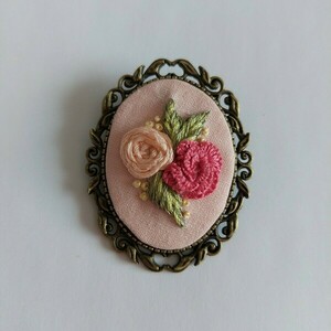 Κεντημένη Καρφίτσα- Ροζ Λουλούδια - ύφασμα, λουλούδια, boho, μπρούντζος