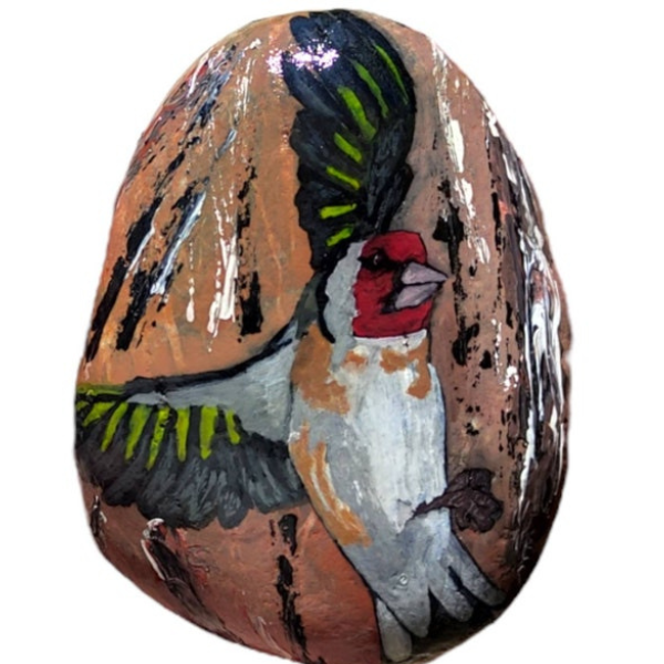 Καρδερίνα ζωγραφισμένη στο χέρι σε πέτρα. Διαστάσεις 8 εκ ύψος 6 πλάτος. - πέτρα, πίνακες & κάδρα, πουλάκια, διακοσμητικές πέτρες