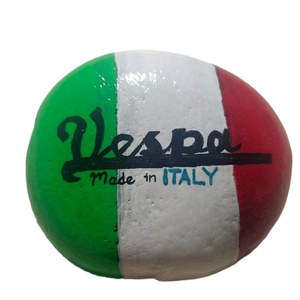 Vespa σημαία Ιταλίας ζωγραφική σε πέτρα. Διαστάσεις 6 εκ Χ 6 εκ. - πέτρα, διακοσμητικές πέτρες