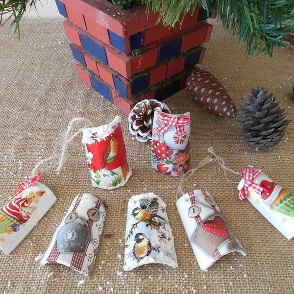 Χριστουγεννιάτικα χειροποίητα κεραμιδάκια, στολίδια από πηλό. Διάσταση 6,5 X 5,5 cm - πηλός, στολίδια, δέντρο - 3