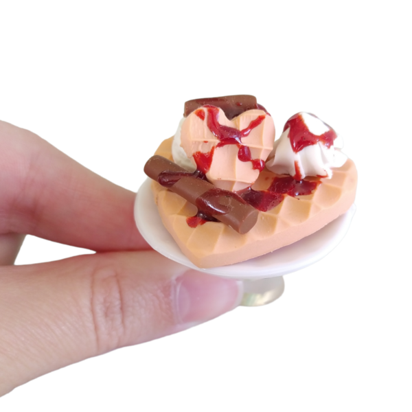 Δαχτυλίδι βάφλα καρδιά με παγωτό βανίλια, σαντιγί και πουράκια με πολυμερικό πηλό / μεγάλο / μεταλλική βάση / αυξομειούμενο / Twice Treasured - πηλός, cute, γλυκά, αυξομειούμενα, kawaii - 3