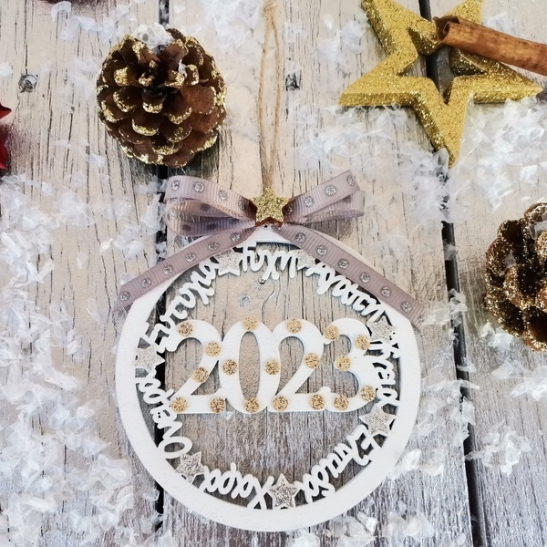 Χριστουγεννιάτικο ξύλινο Στολίδι Γούρι 2023 Αγάπη Τύχη Ευτυχία - ξύλο, χριστουγεννιάτικα δώρα, στολίδια - 2