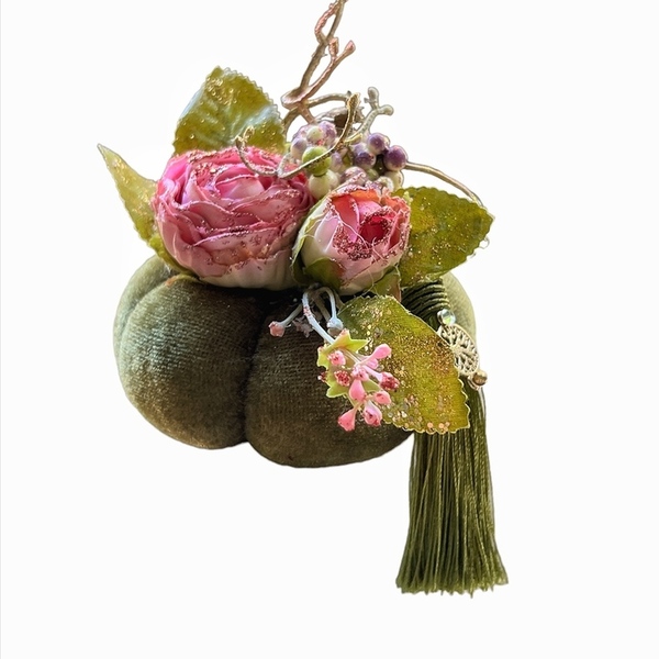 Κολοκυθά βελούδινη γούρι με λουλούδια - βελούδο, νονά, ρόδι, διακοσμητικά, κολοκύθα