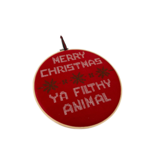 Χριστουγεννιάτικο Διακοσμητικό Κεντημένο σε Τελάρο "FILTHY ANIMAL" - ύφασμα, στεφάνια, διακοσμητικά - 2