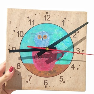 Ξύλινο ρολόι τοίχου ζωγραφισμένο στο χέρι. Ζωγραφισμένη κουκουβάγια. Διαστάσεις 20*20 εκ. - ξύλο, ρολόι, κουκουβάγια, τοίχου, ζωάκια