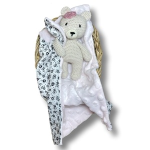 Πλεκτό κουκλάκι αρκουδάκι 16εκ. με πανάκι παρηγοριάς άσπρο με ανθάκια βαμβακερό/ροζ μίνκυ - λούτρινα, δώρα για μωρά, δώρο γέννησης, πλεκτό ζωακι