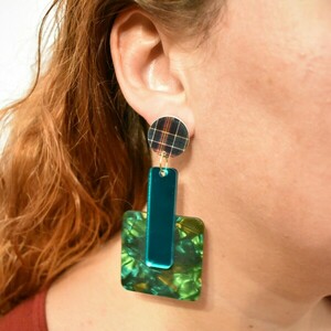 Σκουλαρίκια μακριά πράσινα από plexy glass. - μακριά, plexi glass, κρεμαστά, μεγάλα, faux bijoux - 2