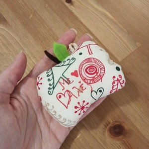 χριστουγεννιάτικο μπρελόκ μήλο με όνομα για τη δασκάλα/το δάσκαλο - ύφασμα, αξεσουάρ, ανδρικά μπρελόκ, προσωποποιημένα, για δασκάλους - 3