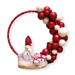 Χριστουγεννιάτικο ξύλινο διακοσμητικό με led φωτάκια/Άγιος Βασίλης με τα δώρα/Υλικά: Ξύλο, υφάσματα, μπάλες φελιζόλ, πολυεστερικό γέμισμα και μίνι χριστουγεννιάτικες μπάλες/Διαστάσεις: 23×23 εκ. - ξύλο, νονά, διακοσμητικά, άγιος βασίλης, μπάλες
