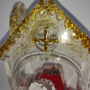 Σπιτάκι από υγρό γυαλί. Διαστάσεις 12Χ9Χ1,5. Ζωγραφισμένος άγιος Βασίλης .με χρυσό γκλιτερα στην σκεπή και στον Σταυρό - γυαλί, διακοσμητικά, άγιος βασίλης - 2
