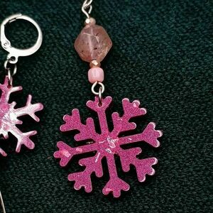 Χριστουγεννιάτικα σκουλαρίκια από υγρό γυαλί και ημιπολύτιμες χάντρες σε σχήμα χιονονιφάδας - burgundy - αχάτης, γυαλί, ατσάλι, χιονονιφάδα, χριστουγεννιάτικα δώρα - 5