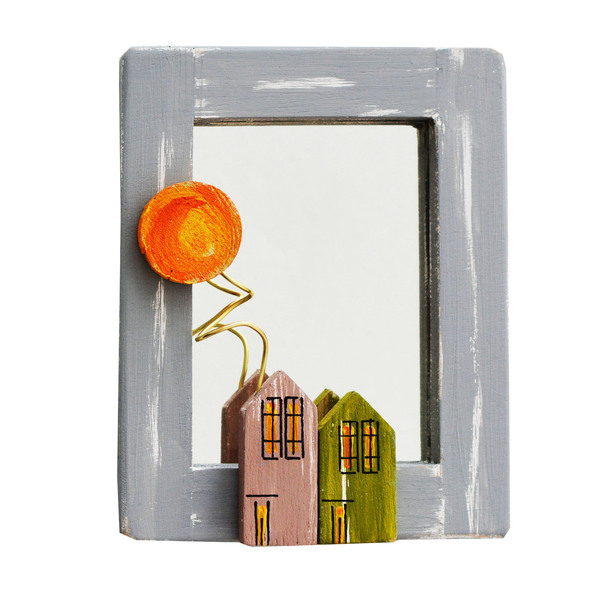 Καθρέπτης τοίχου ξύλινος χειροποίητος Σπίτια με ήλιο 15x20x4 Πολύχρωμο Καπαδάκης - ζωγραφισμένα στο χέρι, χειροποίητα, ιδεά για δώρο, ξύλινα διακοσμητικά τοίχου