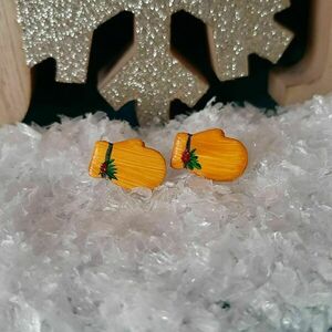Καρφωτά σκουλαρίκια χριστουγεννιάτικα γάντια από πολυμερικό πηλό (βάση ατσάλι) - πηλός, καρφωτά, μικρά, ατσάλι, καρφάκι - 3