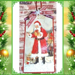 Χειροποιητο Γουρι 2024 , ξυλινο κρεμαστο καδρακι - ο Αγ. Βασιλης με τα δωρα- - ξύλο, δασκάλα, χριστουγεννιάτικα δώρα, άγιος βασίλης, γούρια - 2