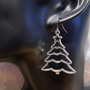 Χριστουγεννιάτικα επάργυρα, μακρυά σκουλαρίκια, δεντράκια, περασμένα σε ατσάλινο κούμπωμα γάντζο - μοντέρνο, μέταλλο, κοσμήματα, χριστουγεννιάτικα δώρα - 2