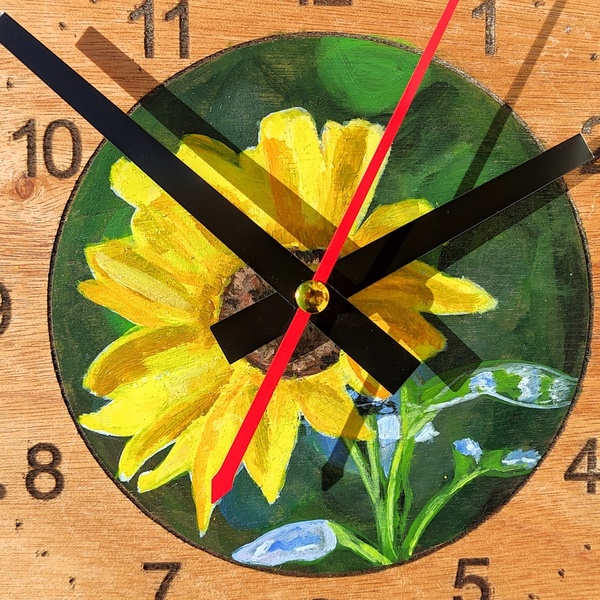 Ξύλινο ρολόι τοίχου ζωγραφισμένο στο χέρι με ακρυλικά. Ήλιος λουλούδι σε ρολόι. Διαστάσεις 20χ20 εκ. - ξύλο, ζωγραφισμένα στο χέρι, τοίχου, ήλιος, ανοιξιάτικα λουλούδια - 4