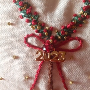 Μαξιλαράκι κεντημένο γούρι 2023 - ύφασμα, κεντητά, χριστουγεννιάτικα δώρα, μαξιλάρια, γούρια - 2