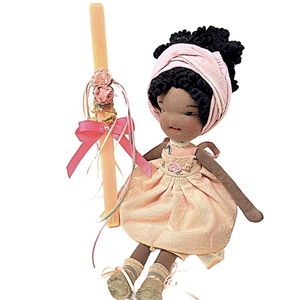 Λαμπάδα αρωματική ροζ-σομών .με χειροποίητη κούκλα 50 εκατ.ύψος με μαύρα μαλλιά - κορίτσι, λαμπάδες, σετ, για παιδιά, παιχνιδολαμπάδες - 4