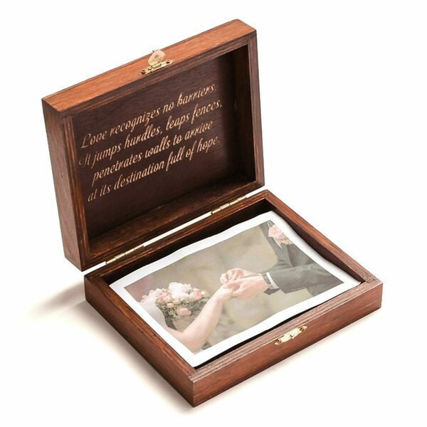 Προσωποποιημένο Ξύλινο Κουτί Φωτογραφιών - Φλοράλ Χάραξη Ονόματα - ξύλο, personalised, άλμπουμ