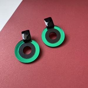 Σκουλαρίκια γεωμετρικά σε πράσινο και μαύρο χρώμα - μικρά, plexi glass, κρεμαστά, καρφάκι - 3