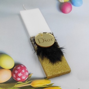 Αρωματική Λευκή Λαμπάδα με χρυσά γκλίτερ ύψους 23cm, με μαύρα πούπουλα και χρυσό στρόγγυλο πλεξιγκλάς καθρέφτη τύπου Dior - κορίτσι, λαμπάδες, αρωματικές λαμπάδες, για εφήβους - 2