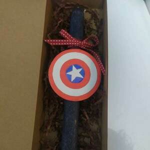 Λαμπάδα γκρι 40cm με ξυλινο στοιχείο ζωγγραφισμενο στο χερι "Captain America" - λαμπάδες, για παιδιά, για ενήλικες, για εφήβους, σούπερ ήρωες