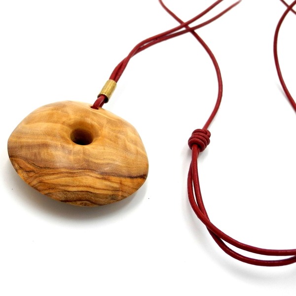 Γυναικείο χειροποίητο κολιέ, μοναδικό, απο ξύλο ελιάς Ø 4 εκ. - statement, ξύλο, μενταγιόν - 3